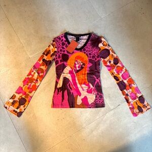 NWT Vintage Y2K Hayes Top S Long Flare Sleeve Custo Barcelona T-shirt Graphic